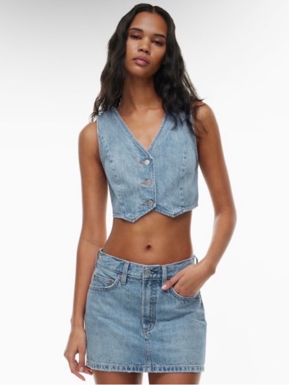 Aritzia Denim Forum The '90s Mia Cropped Denim Vest